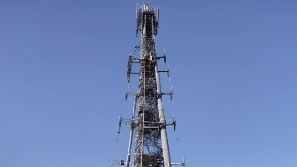 Мистериозно: В САЩ отрязаха и откраднаха 60-метрова действаща радио кула