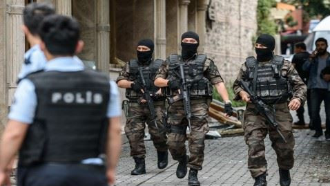 Задържаха 147 души в Турция по подозрение за връзки с Ислямска държава