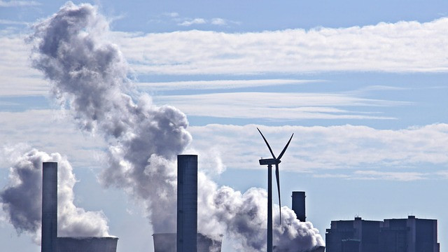 Ръстът на чистата енергетика през 2023 г. не направи света по-чист