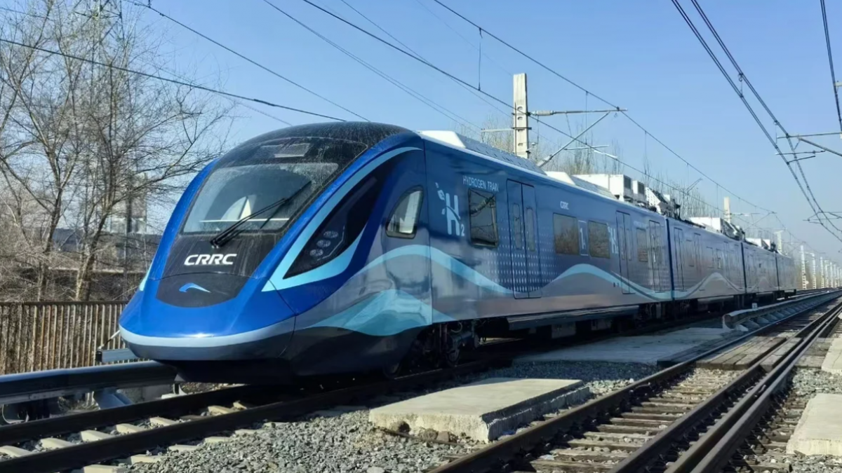 В Китай завършиха изпитанията на влак с водородно гориво