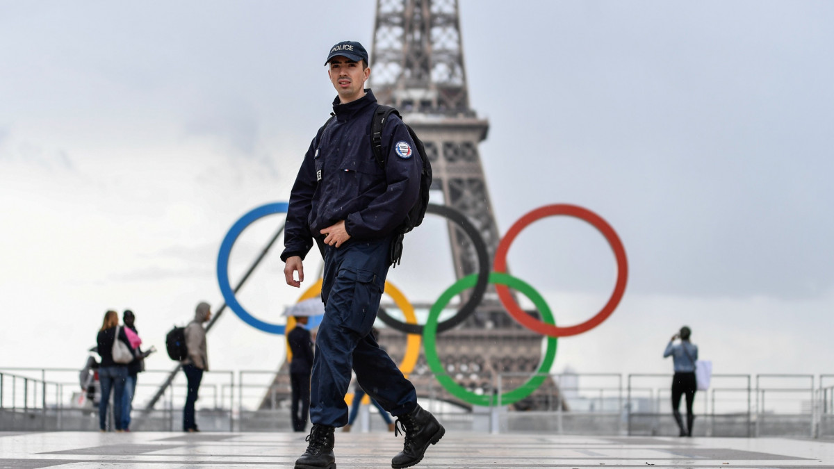 Франция засилва мерките за сигурност преди Олимпийските  игри