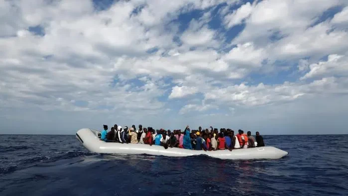 Британският парламент одобри препращането на нелегалните мигранти в Руанда