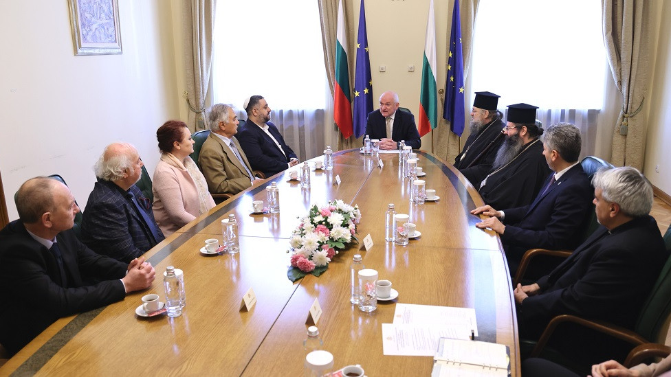 Премиерът Главчев се срещна с представители на религиозните общности в България