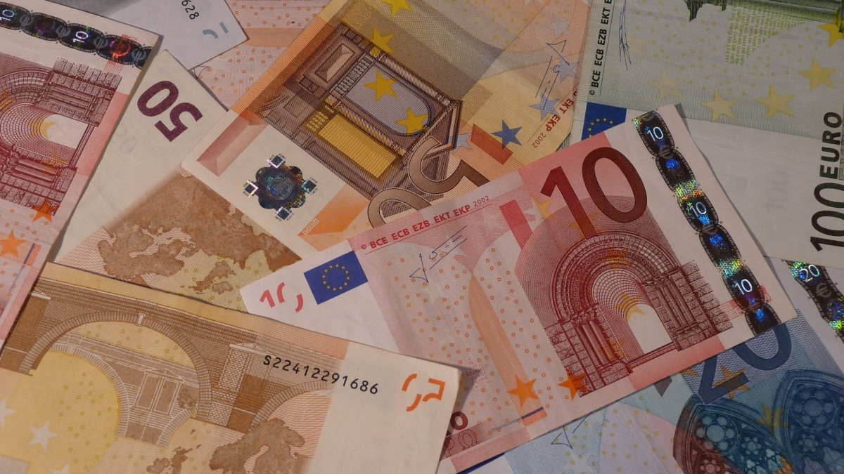Хората очакват разяснителна кампания за потребителските им права при въвеждане на еврото