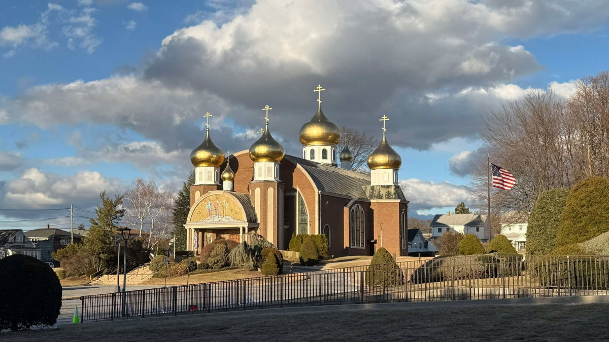 Млади американски мъже се присъединяват към руската църква