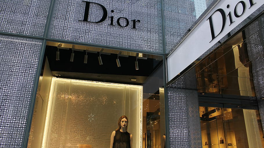 В Италия задължиха Dior да изплати компенсации на жертви на трудова експлоатация