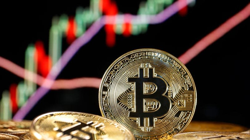 Биткойн с рекордна цена в началото на „крипто седмицата“