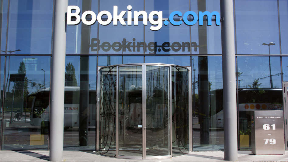Повече от 10 000 хотела съдят Booking.com