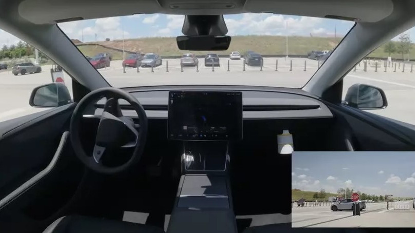 Tesla започна да набира шофьори за роботаксита в Ню Йорк, без да е получила разрешение