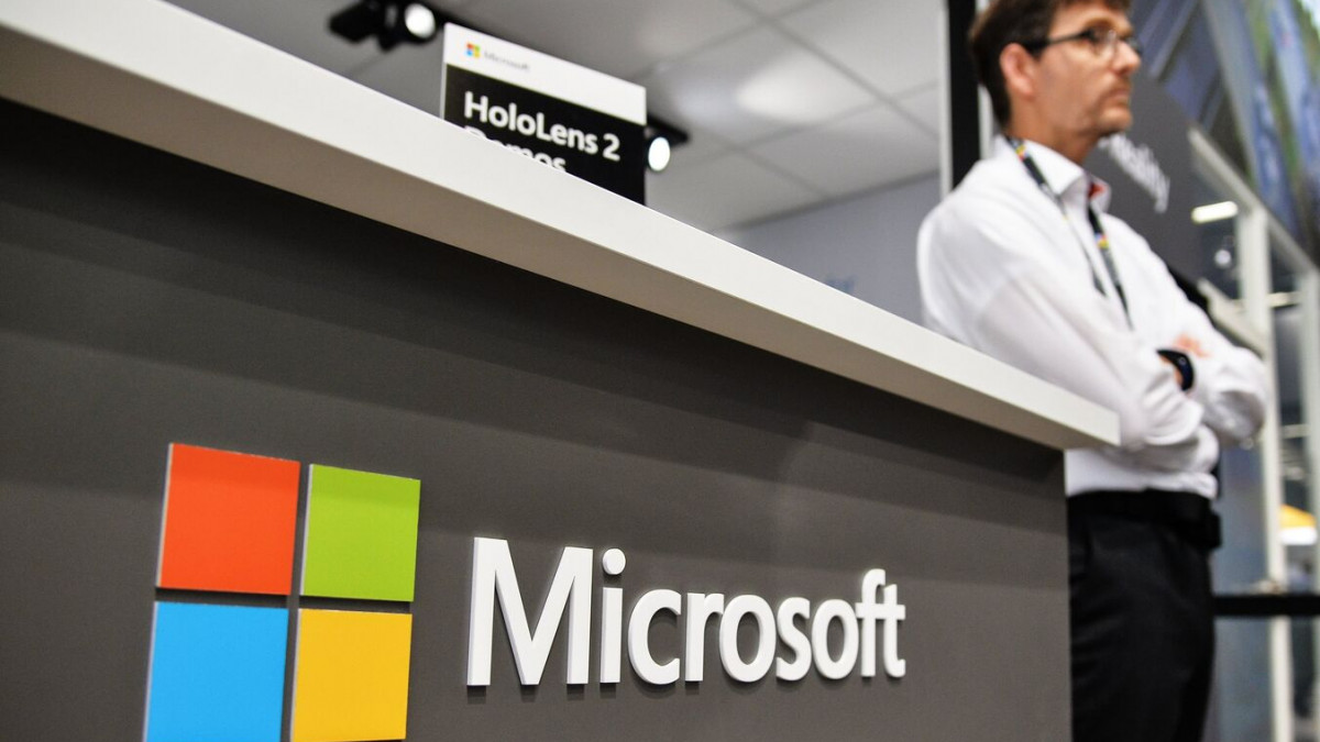 Microsoft ще инвестира 8 милиарда долара в Обединените арабски емирства