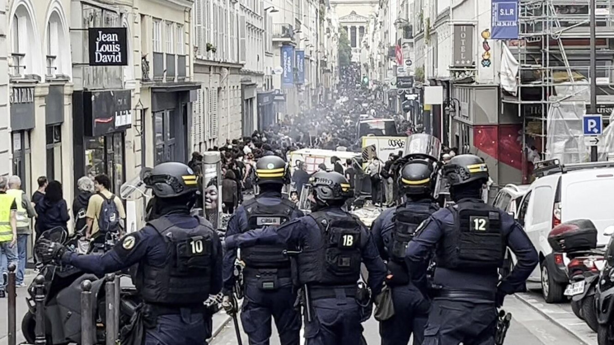 В южната част на Франция повече от седем хиляди лозари излязоха на протест