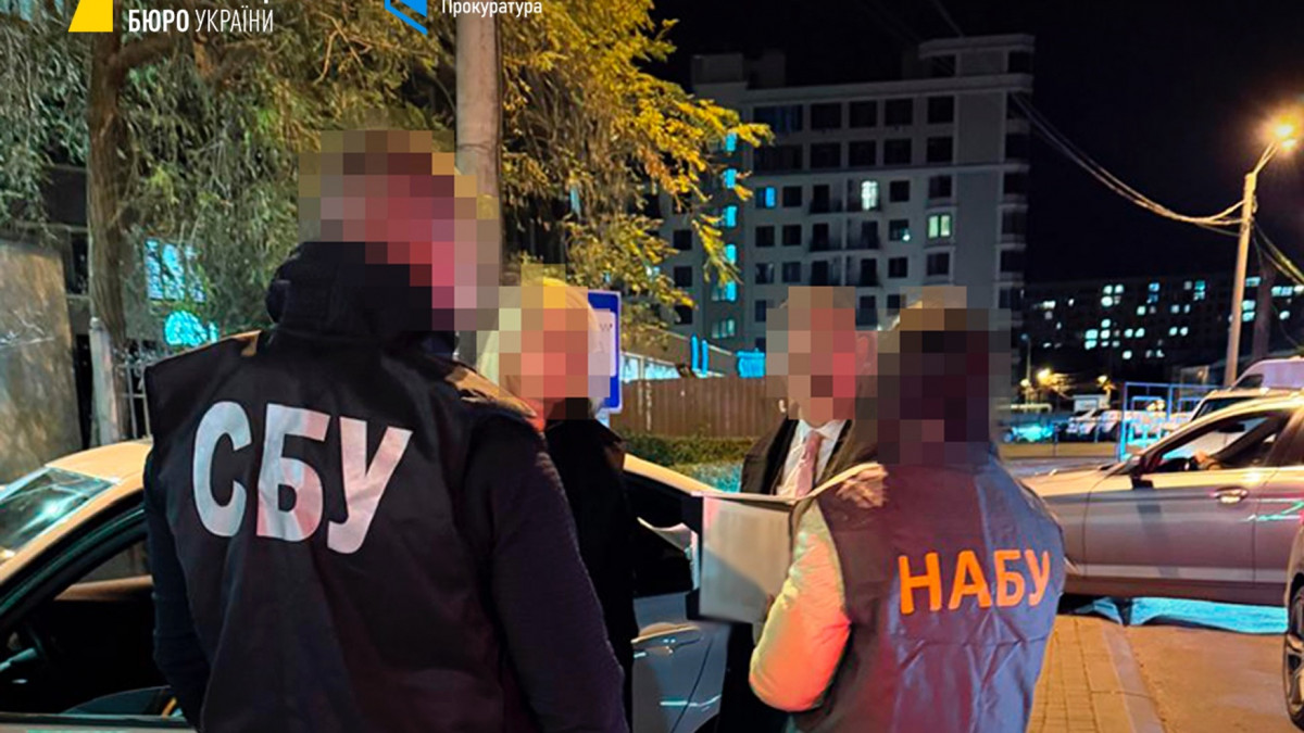 Няма обвинени след днешните обиски във висшите етажи на властта в Украйна