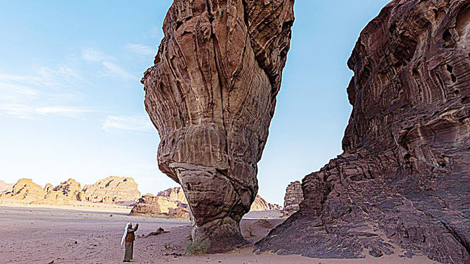 Тайната на Умм-Сархедж: скалният „чудотворец“ на Саудитската пустиня, объркващ учените