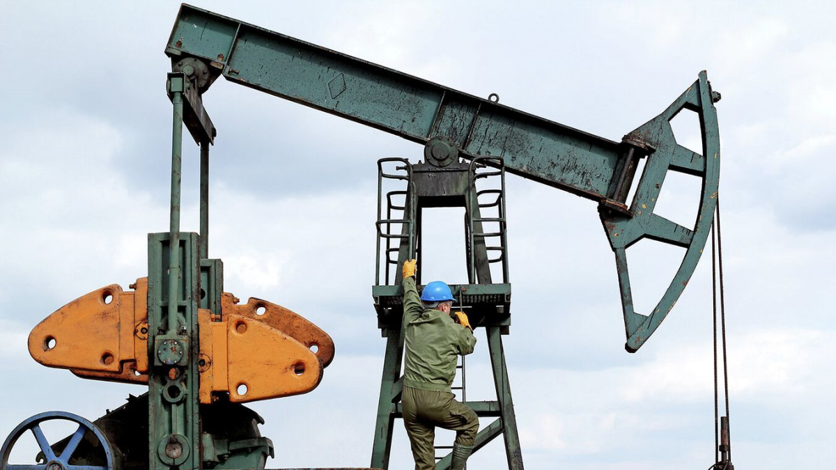 Световните цени на петрола се повишават в понеделник вечер