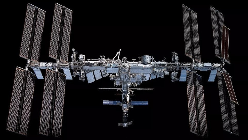 Всички 8 възела на МКС за първи път от 25 години са напълно заети от космически кораби