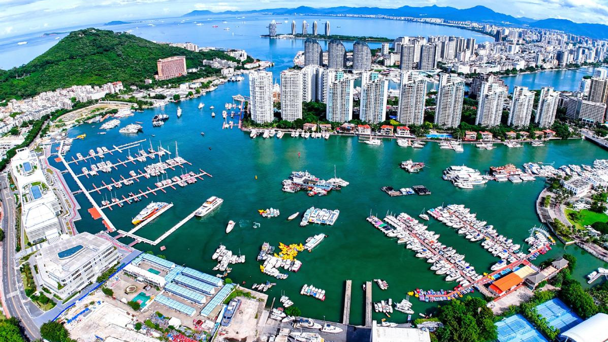 Китай откри най-голямото пристанище за свободна търговия в света