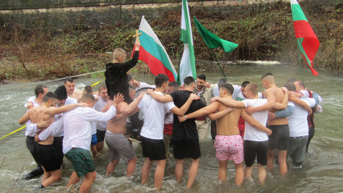 Йордановден във Вършец - празник на вярата и традицията