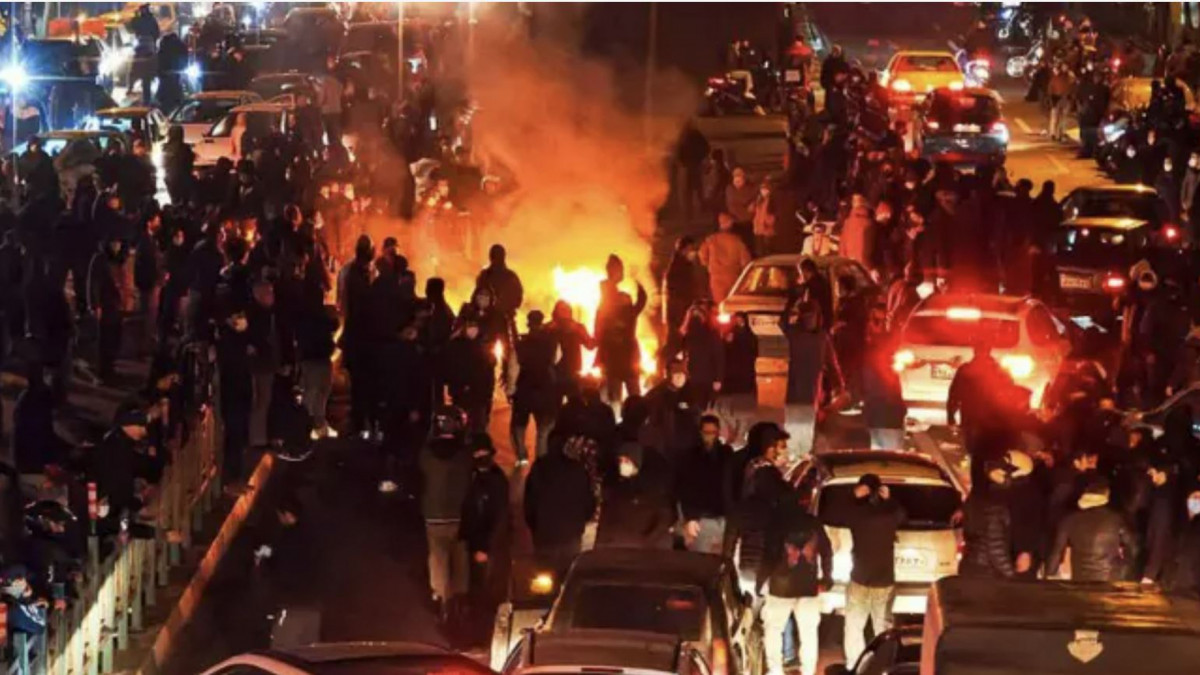 Как аятоласите търгуват със смъртта