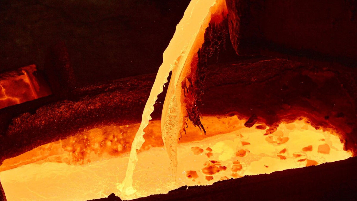 Медта поевтинява на фона на липсата на стимули за нейния растеж