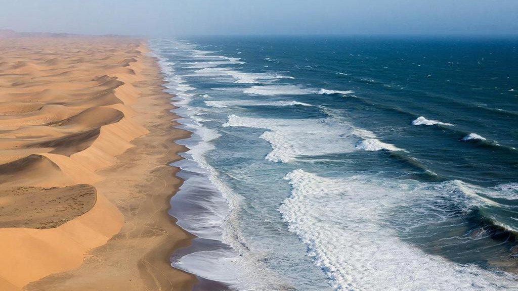 Морски вълни и пустини до тях: как е възможно това?