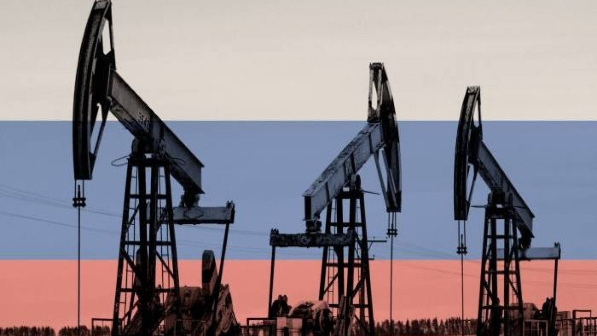 САЩ вдигат временно санкциите върху руския петрол