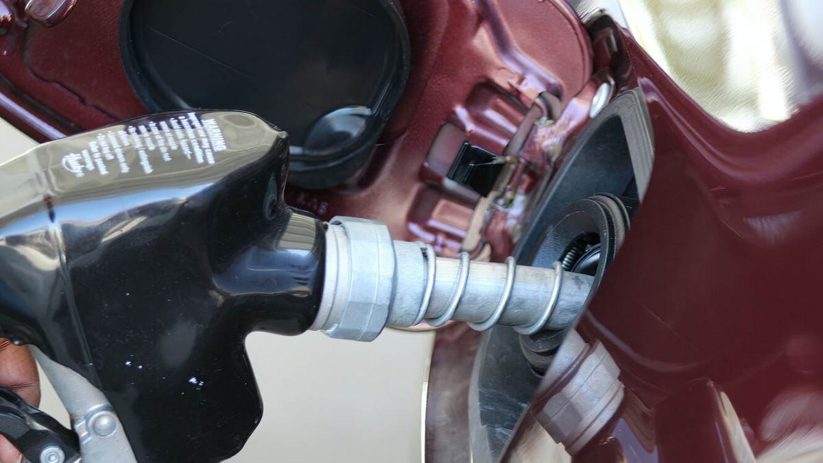 Правителството на Италия ще привлече органите на реда за проверки на цените на бензина