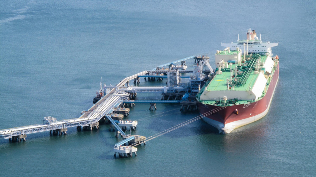 Китай поиска Иран да не пречи на доставките на втечнен природен газ от Катар.