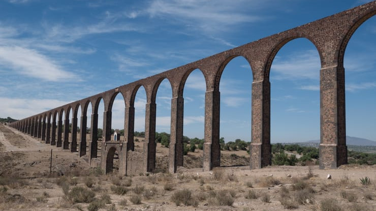Акведуктът Керетаро – паметник от розов камък