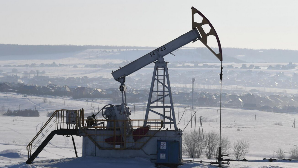 Петролът от сорта Brent поскъпва, а WTI поевтинява, след като надхвърли $115 за барел