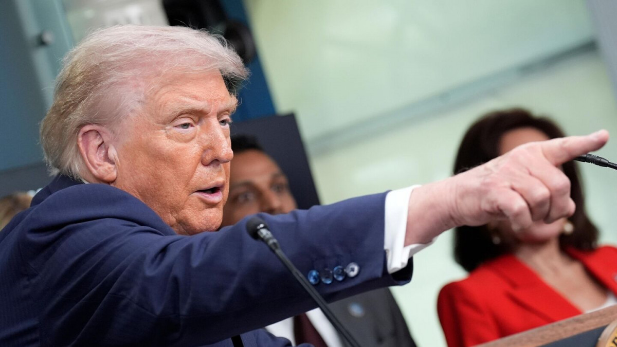 Тръмп удължи разрешението за внос на петрол в САЩ от чуждестранни кораби