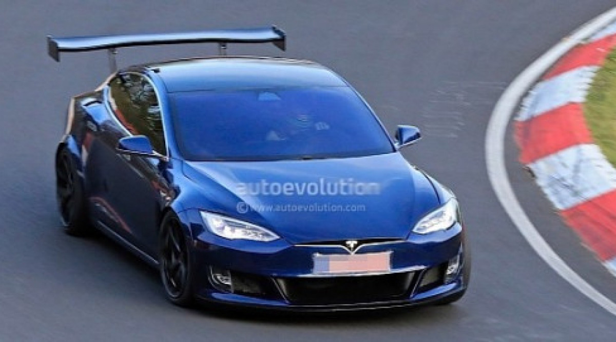 Илон Мъск съобщи, че мощният Model S „Plaid" идва скоро