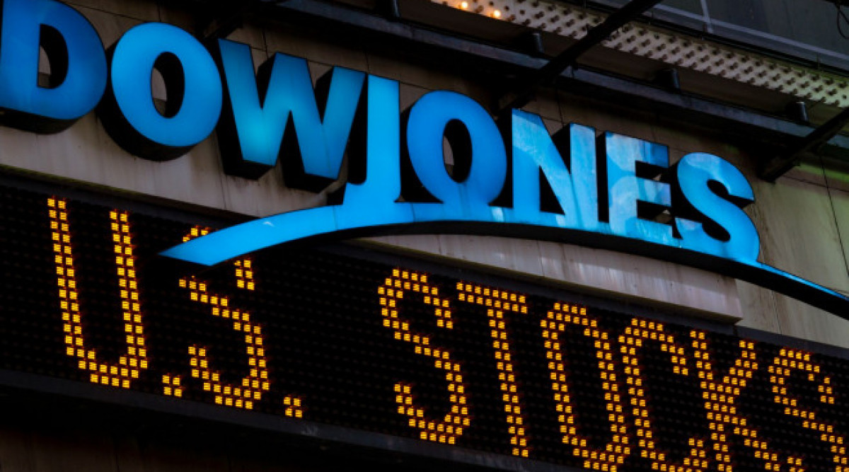 Фючърсите на Dow ще удължат загубите след рязкото разпродаване в четвъртък