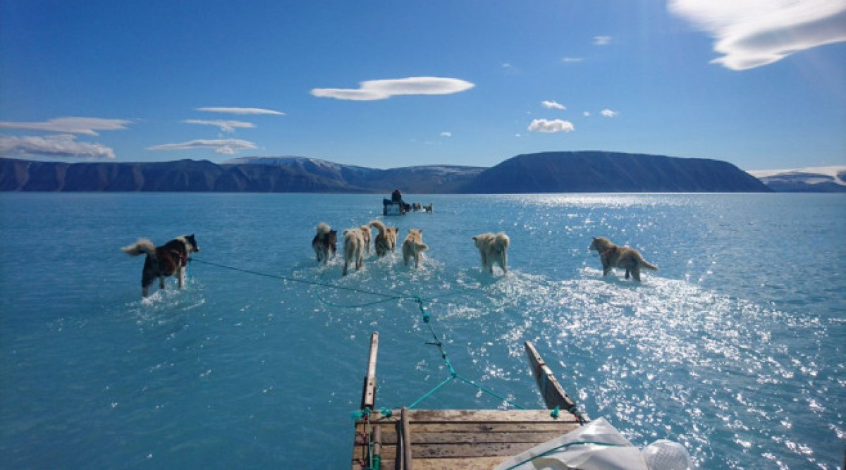 Ледената покривка на Гренландия се е стопила до точка, след която няма връщане