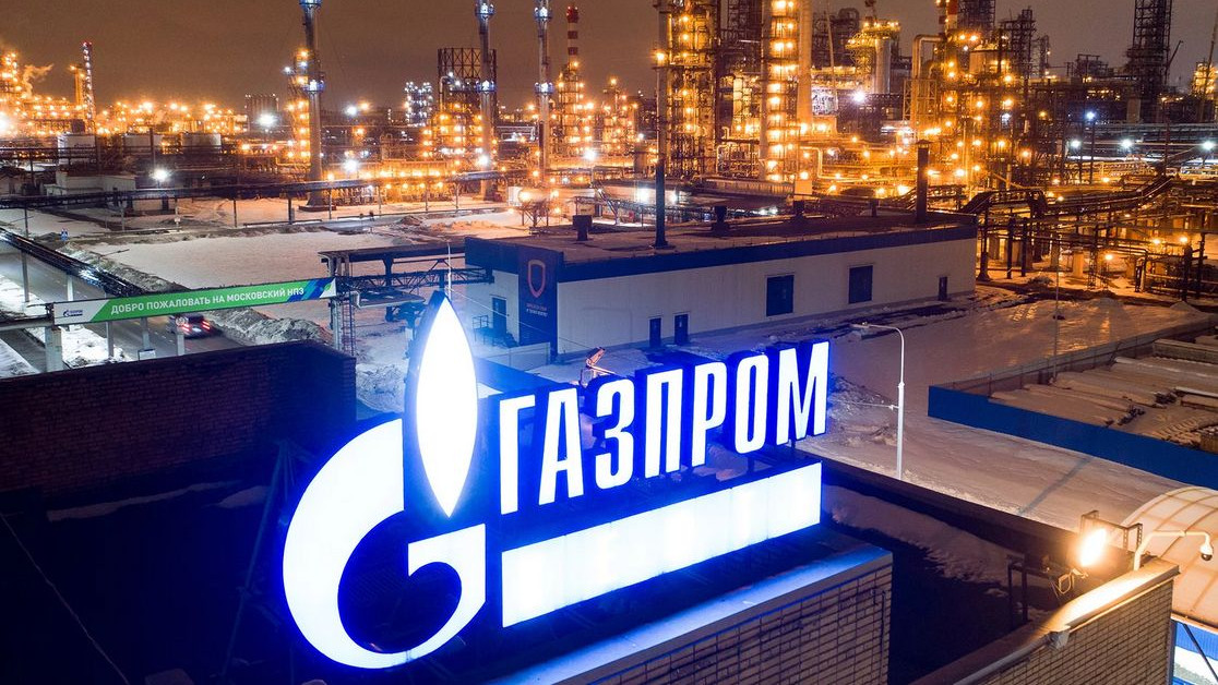 Доставките на "Газпром" за Европа се сринаха почти два пъти
