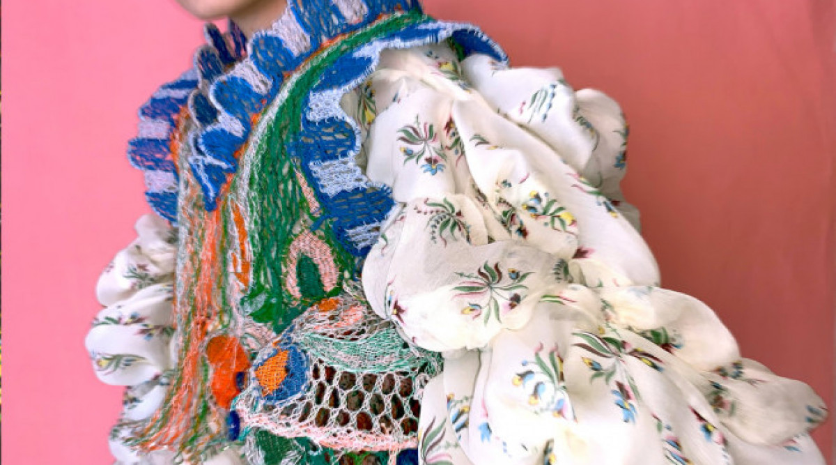 Дизайнерка създава зашеметяващи рокли от изхвърлени електрически жици
