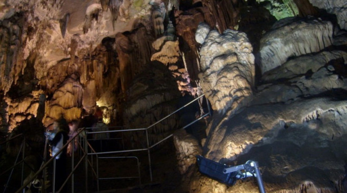 Посещенията в пещерата Леденика са намалели с повече от 40%