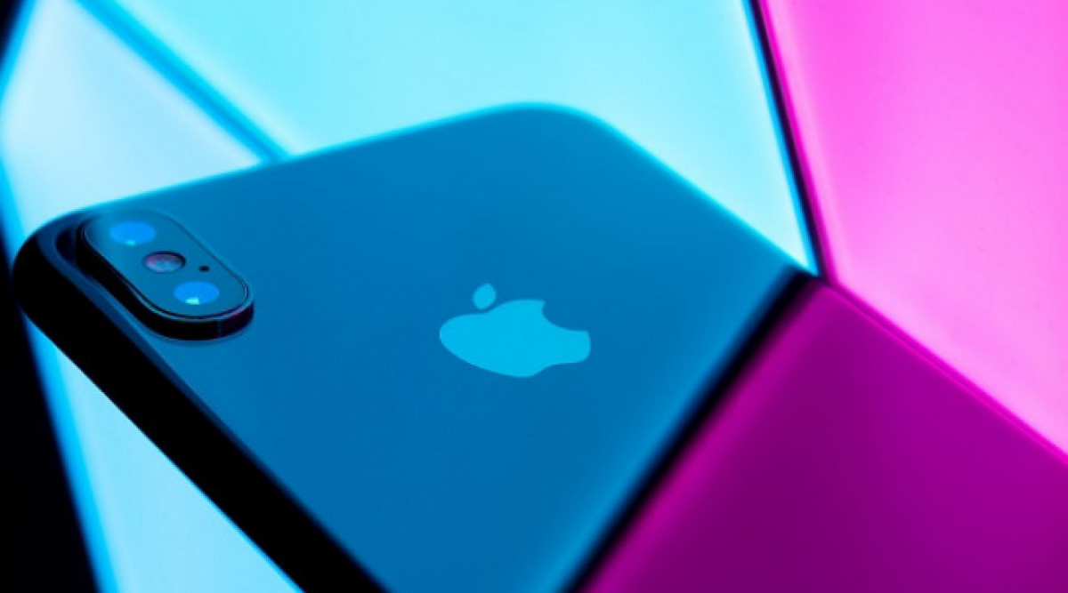 Apple отлага пускането на новия iPhone 12 за октомври