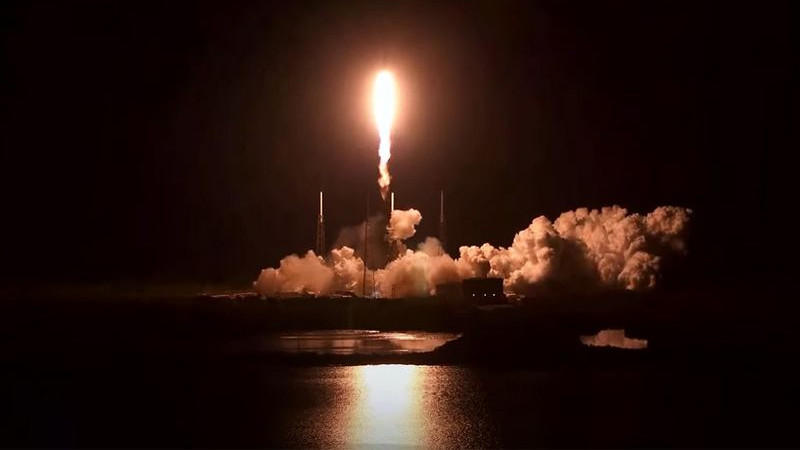 Ракета на SpaceX бе изстреляна с 60 интернет спътника