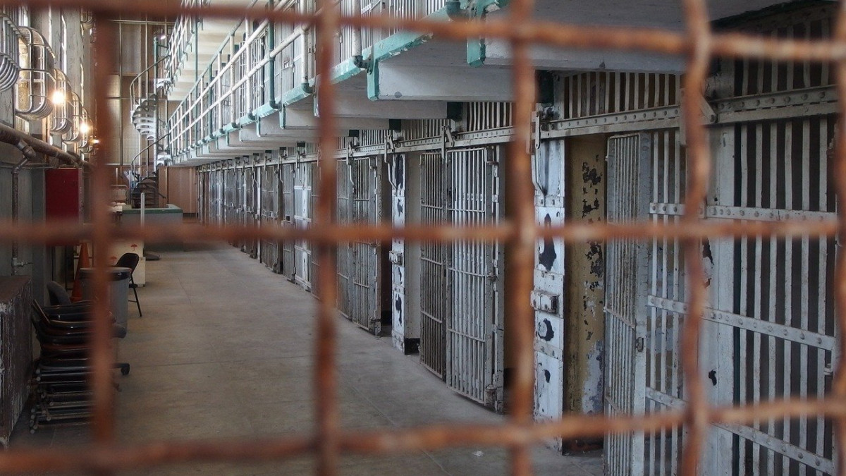 За нарушаване на карантината във Великобритания ще вкарват в затвора