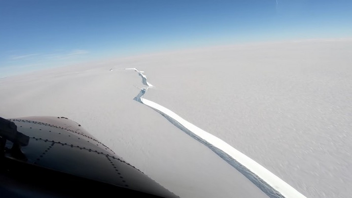 Айсберг с размерите на Лондон се откъсна от ледник в Антарктика
