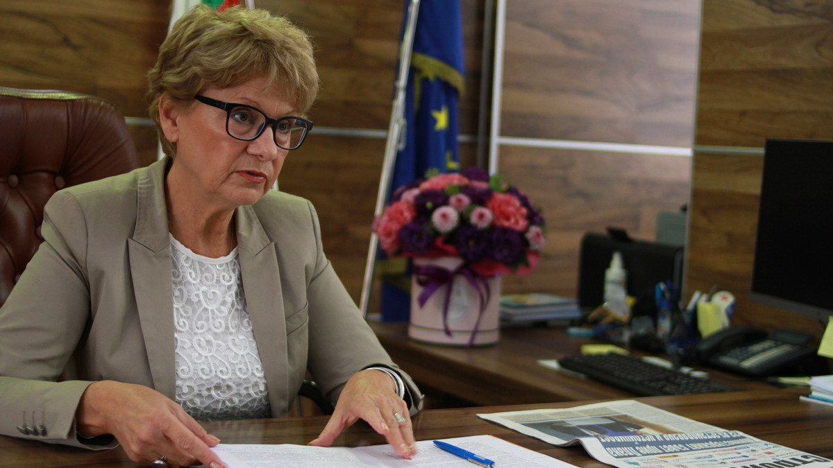 Министър Комитова: През 2022 г. ще има много повече работа за българските строители