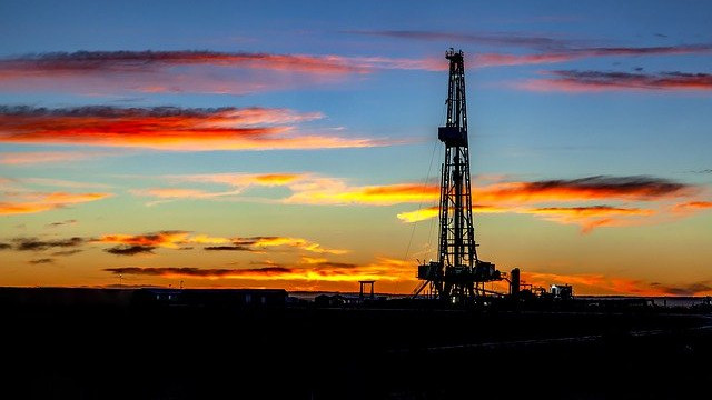Експерт: цената на петрола може да скочи до $200 за барел