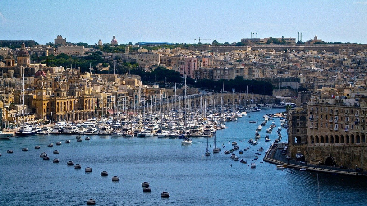 Малта ще плаща на чуждестранните туристи по 200 евро