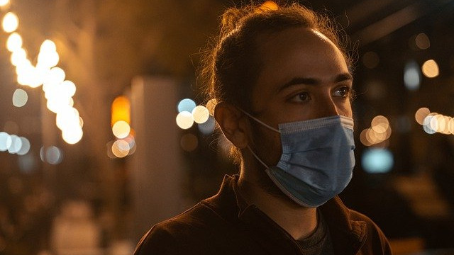 Нова маска открива коронавируса за 90 минути