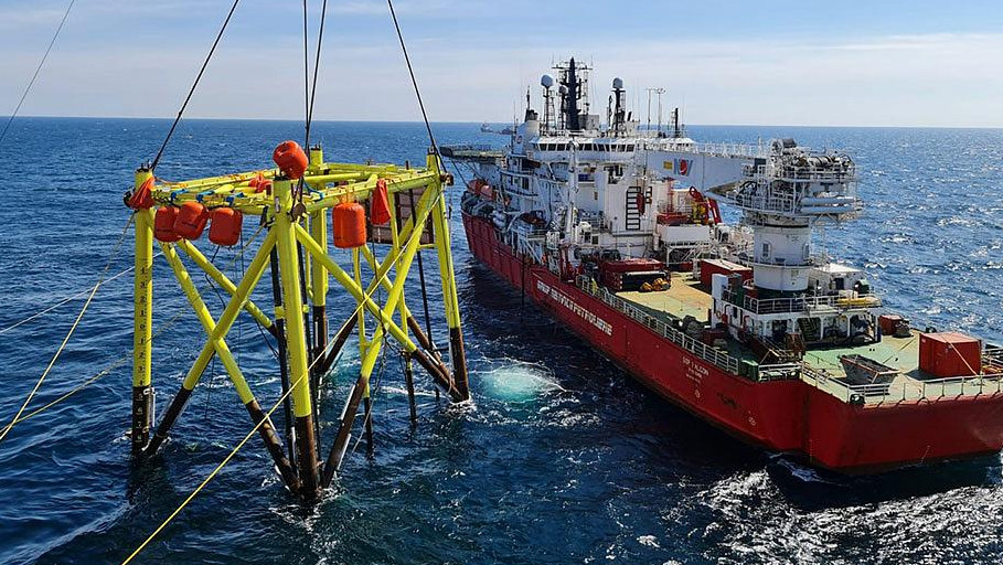 Румъния инсталира първата офшорна нефтена платформа в Черно море