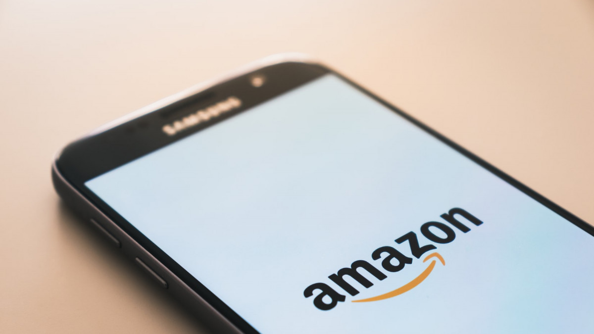 Джеф Безос продаде акции на Amazon за 3 милиарда долара