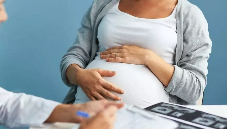 Европейска държава разреши ваксинация на бременни против COVID-19