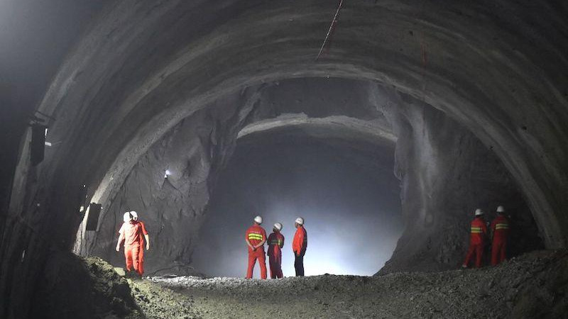 Китай строи 127-километров подводен тунел
