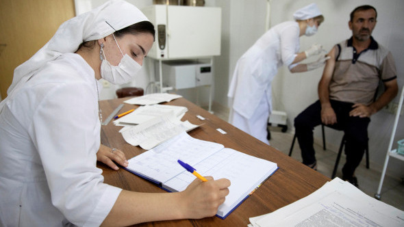 Повече от половината региони в Русия вече  въведоха задължителна ваксинация