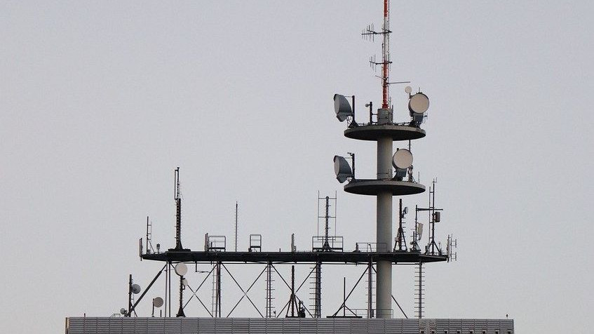 Смартфон се свърза със сателит за първи път